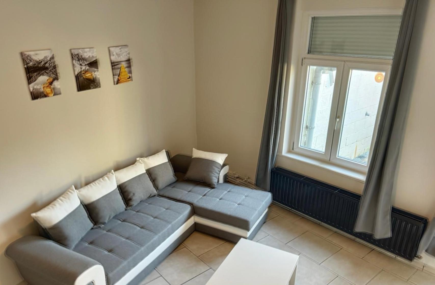 Station 173 A Bruxelles-Charleroi-Airport Apartman Kültér fotó