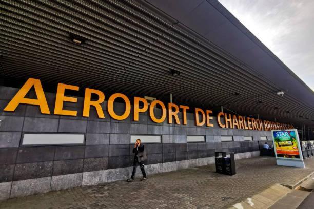 Station 173 A Bruxelles-Charleroi-Airport Apartman Kültér fotó